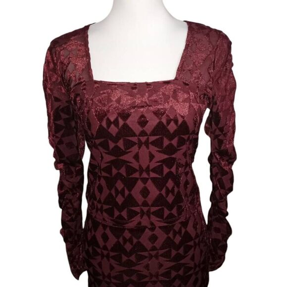 SELFIE BURGUNDY 2 PIECE SET SZ.M NWT. - Picture 2 of 7